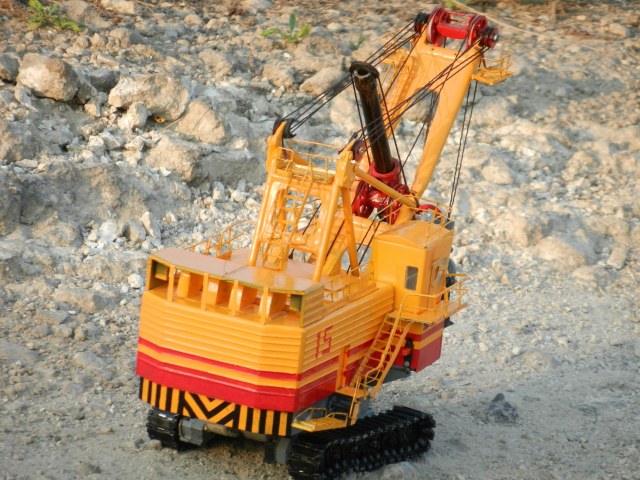 Экскаватор карьерный гусенечный ЭКГ-10