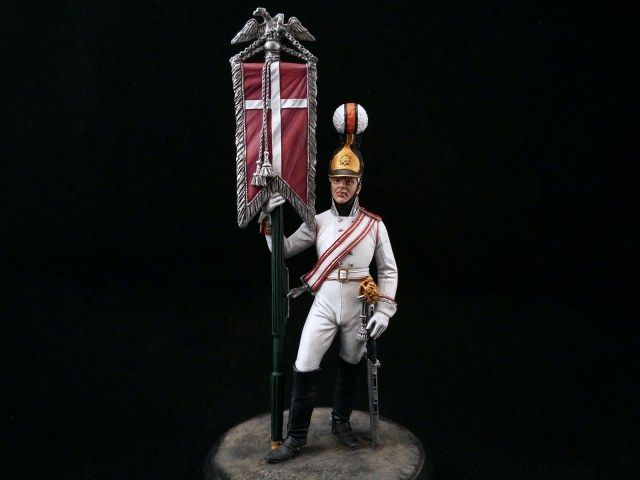 Эстандарт-юнкер Кавалергардского полка со штандартом. Россия, 1805-08 года