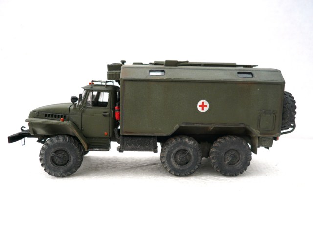 Урал-4320 с кунгом К4320