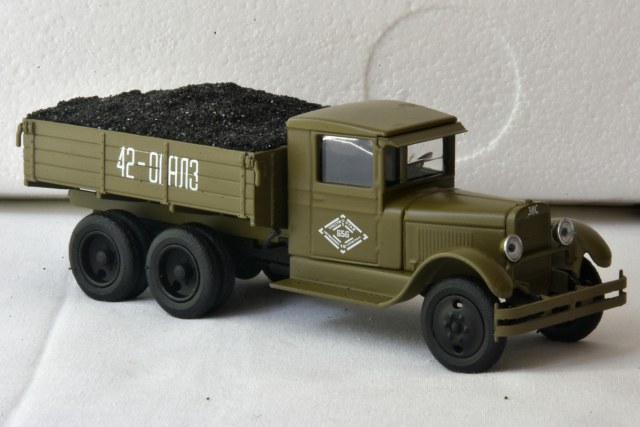 ЗиС-6 с грузом угля