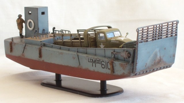 LCM MK III (Landing Craft, Mechanized)-десантно-транспортная баржа