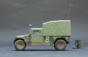US Modern 4x4 Humvee Cargo Vehicle  (Tamiya  No. 32563  1:48)