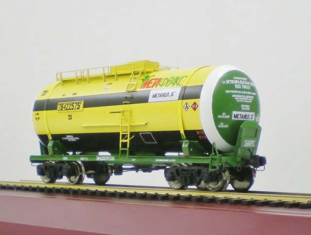 Ж/д цистерна для метанола модель 15-150-05 1/87