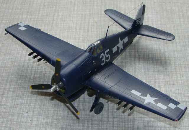 Grumman F6F-5 "Hellcat"