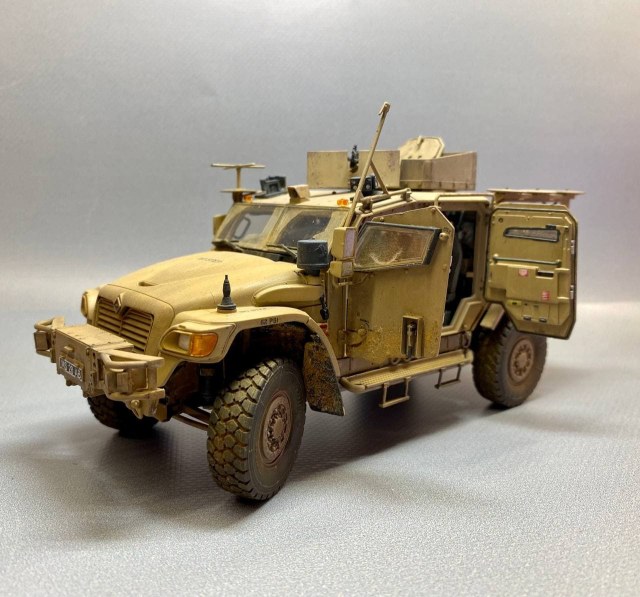 Husky TSV 1/35 MENG