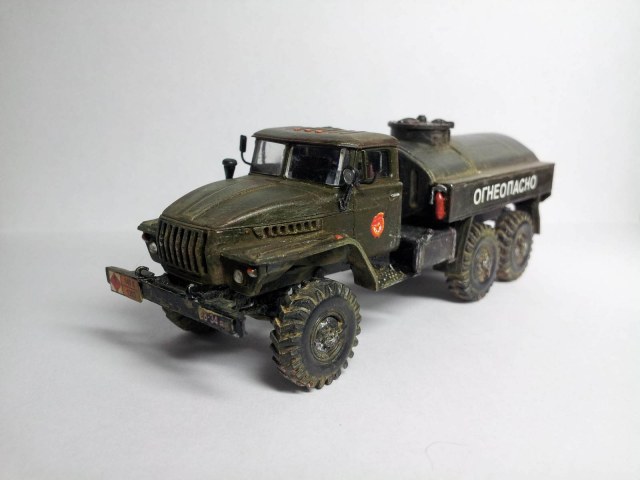 Урал 4320 АТЗ-5