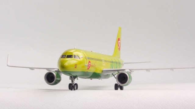 Airbus A320 S7 VP-BOG