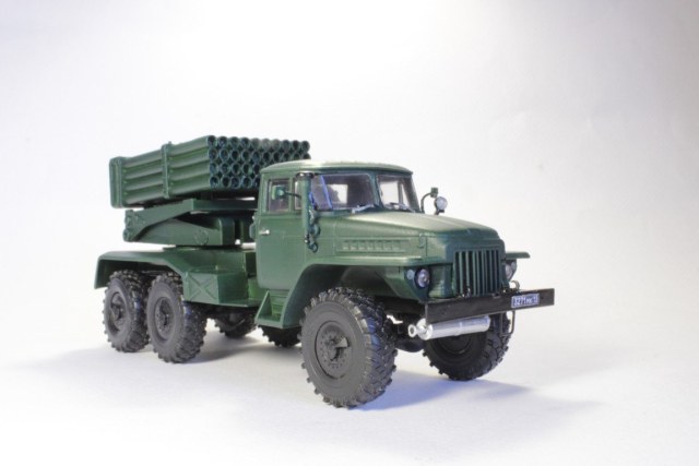 РСЗО БМ-21 "Град" (Урал-375Д)