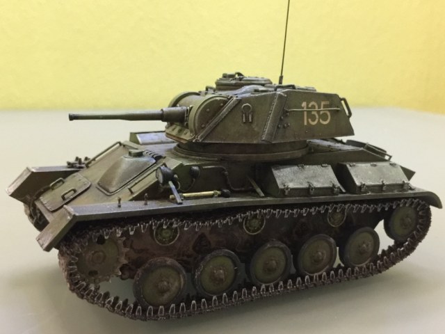 Советский легкий танк Т-80