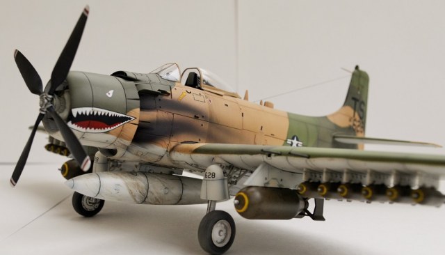 A-1H "Cкайрейдер"