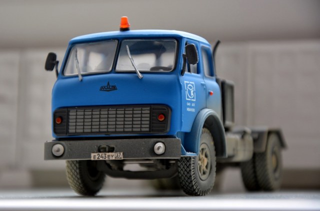 Седельный тягач МАЗ-504В