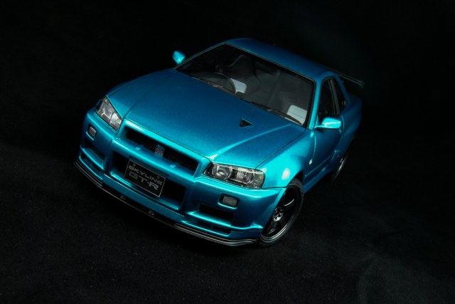 Nissan Skyline R34 "blue green"