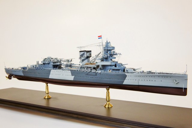 Модель голландского крейсера "De Ruyter" 1942г.