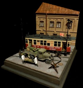 "ТРАМВАЙ ИДЁТ НА ФРОНТ"