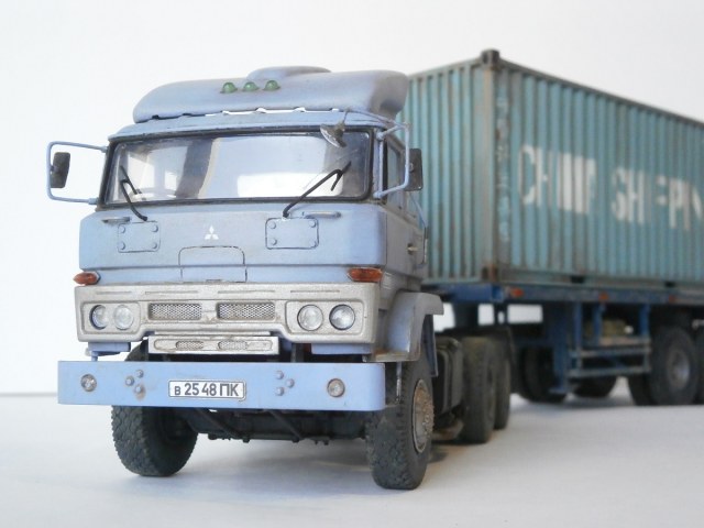 Mitsubishi FUSO  1:35