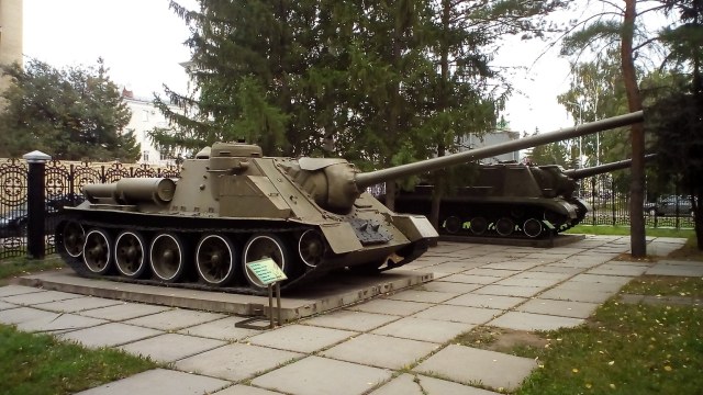 СУ-100 г. Омск