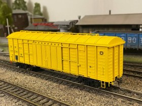 Крытый вагон 11-270