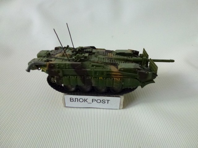 Шведский....ну совсем безбашенный Strv-103C         1/72