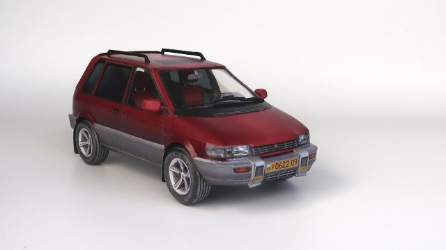 Mitsubishi Space Runner 92г. из бумаги.