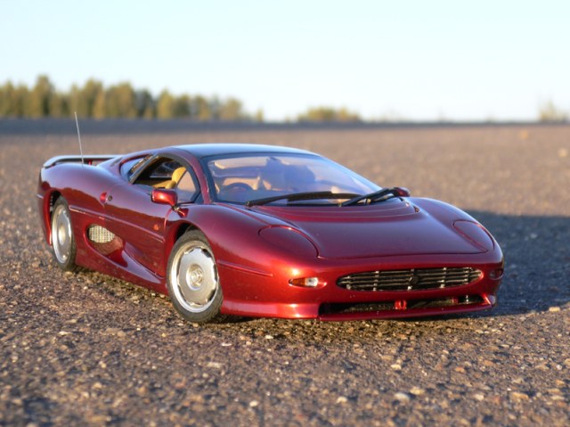 Jaguar XJ220
