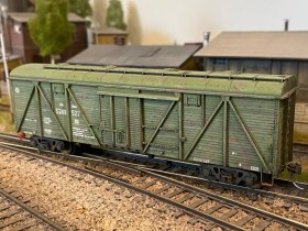 Вагон 11-066 со следами эксплуатации