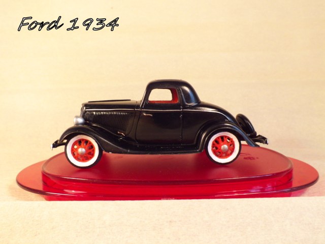 Ford 1934 3 window Coupe