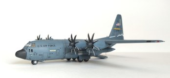Lockheed C-130H Hercules 1/144 G.W.H