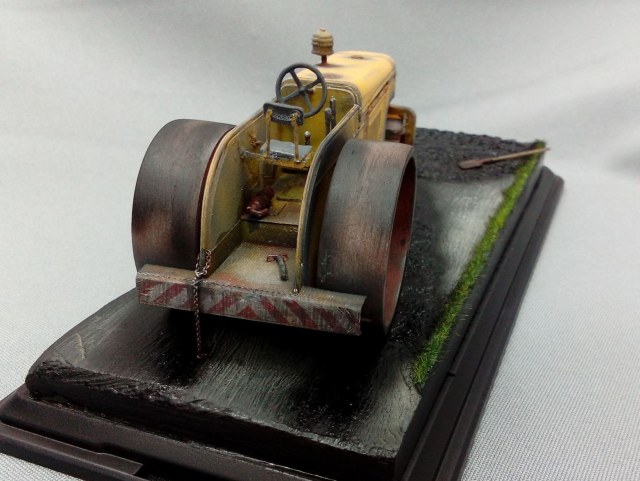 Каток дорожный Д-211