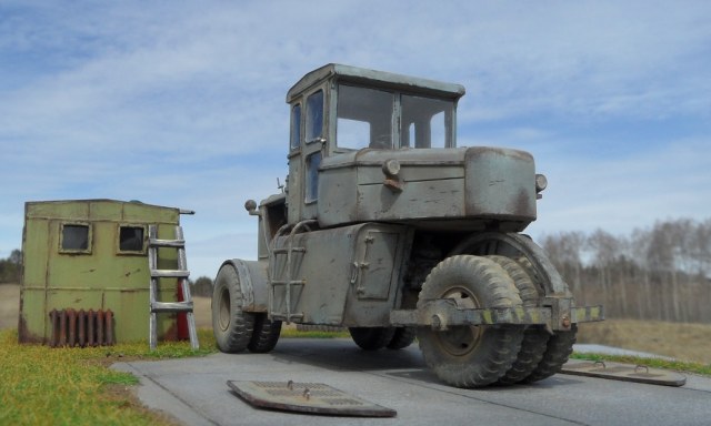 Пневмоколесный каток Д-365