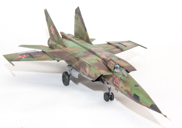 МИГ-25 РБФ "20 красный"