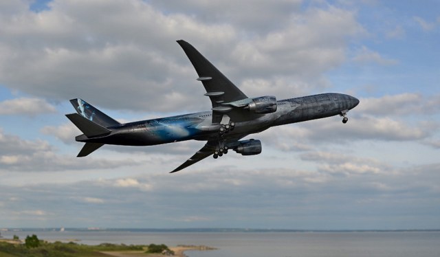 Боинг 777-300. Белый Ходок.