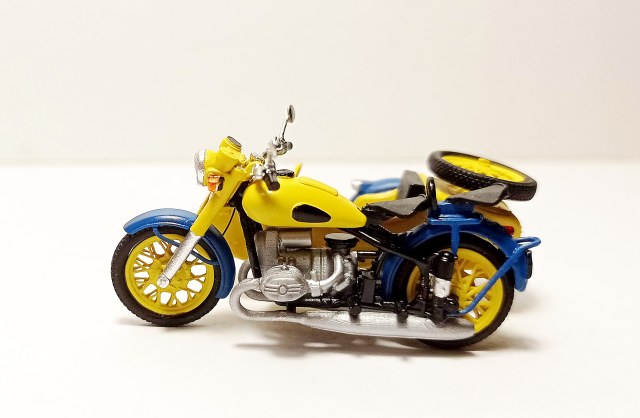 Мотоцикл МТ9 1/43