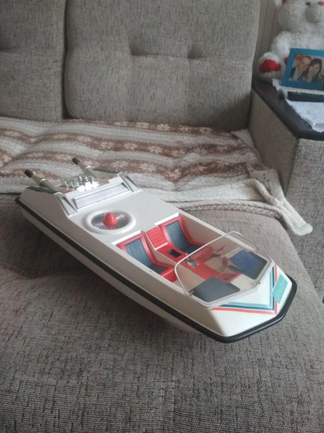 Спортивный катер Дельфин