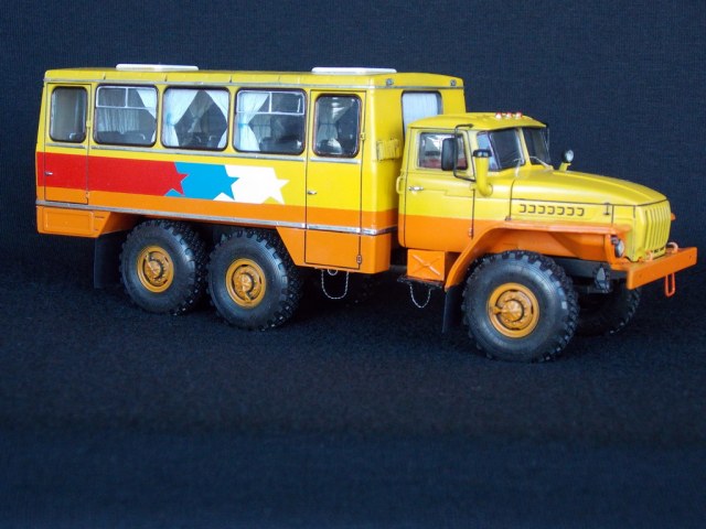 Вахтовый автобус НЕФАЗ-42112