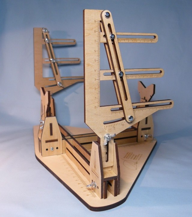 Стапель для моделей самолётов-бипланов