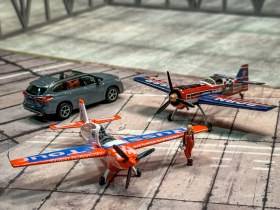 Extra 330 и Су-26 лучшего спортивного летчика