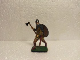 Викинг с топором, 9-10 вв.