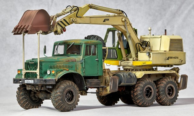 Войсковой экскаватор ЭОВ-4421 на шасси КрАЗ-255Б1