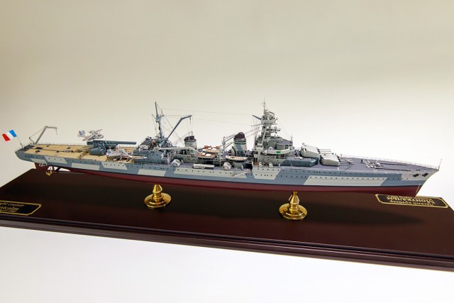 Комбриг 1/350 Легкий крейсер Montcalm "Французский ответ"