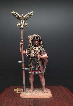 Аквилифер римского легиона.