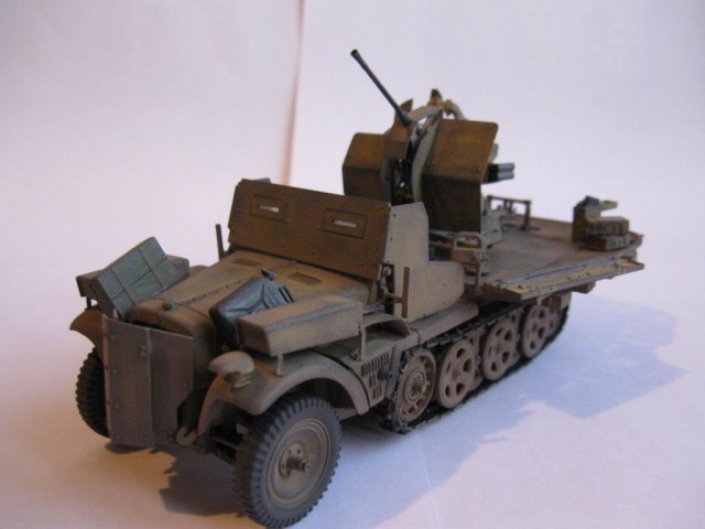 Sd.Kfz/10/4 c 2 cm Flak.38