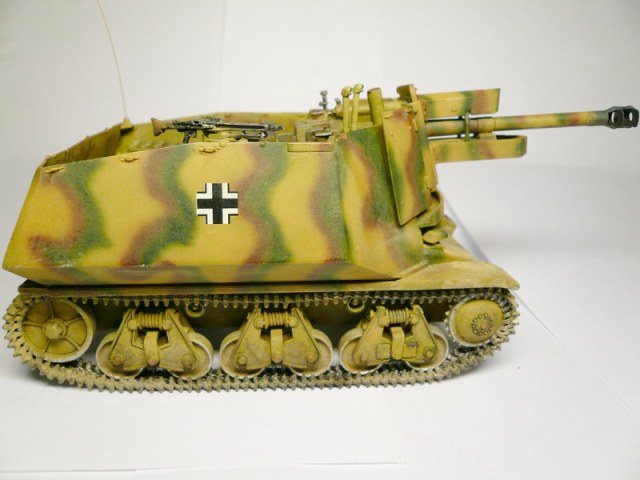 German 39 ( H ) 10.5 cm LeFH18(Sf) auf Geschutzwagen