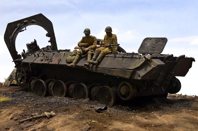 Огненная дуга… Давай покурим, друг… Завтра снова в бой…