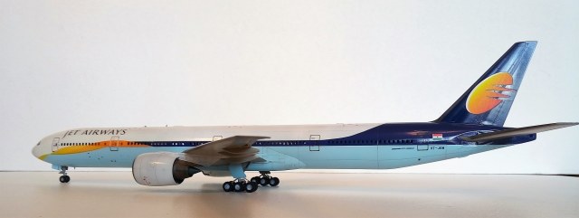 Boeing 777-300