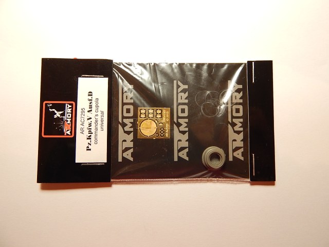 Командирская башенка на Panther D 1/72