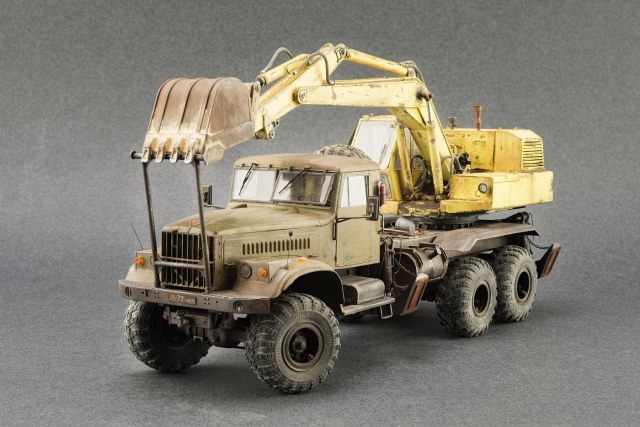 Войсковой одноковшовый экскаватор ЭОВ-4421