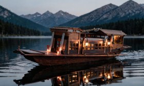 Red Boat Jiaxing South Lake