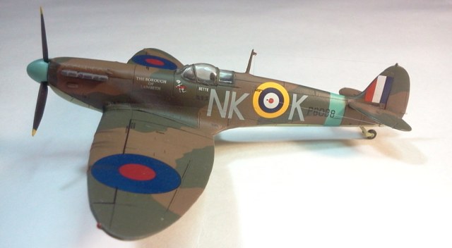 Supermarine Spitfire Mk.IIa 1/72 AZ Models