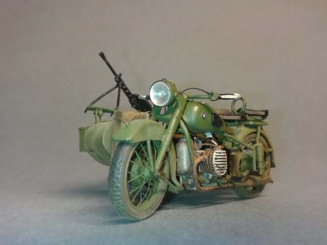 Советский мотоцикл М-72 с коляской