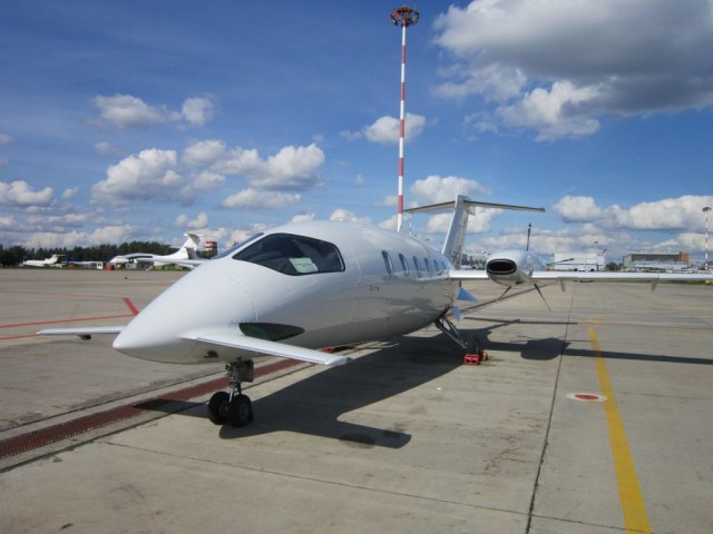 Piaggio P.180 "Avanti II"